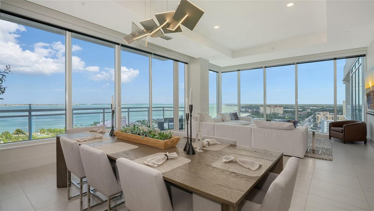 540 N Tamiami Trail, Unit 1702, Sarasota, FL 34236 Photo