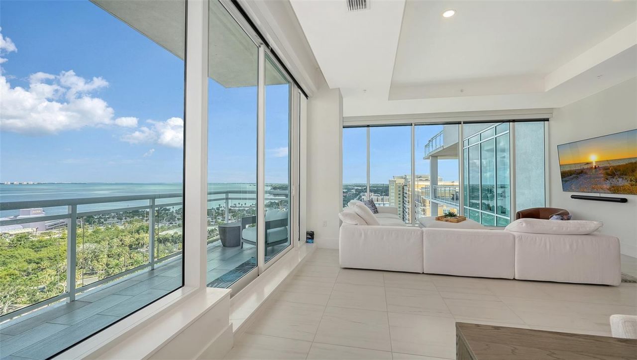 540 N Tamiami Trail, Unit 1702, Sarasota, FL 34236 Photo