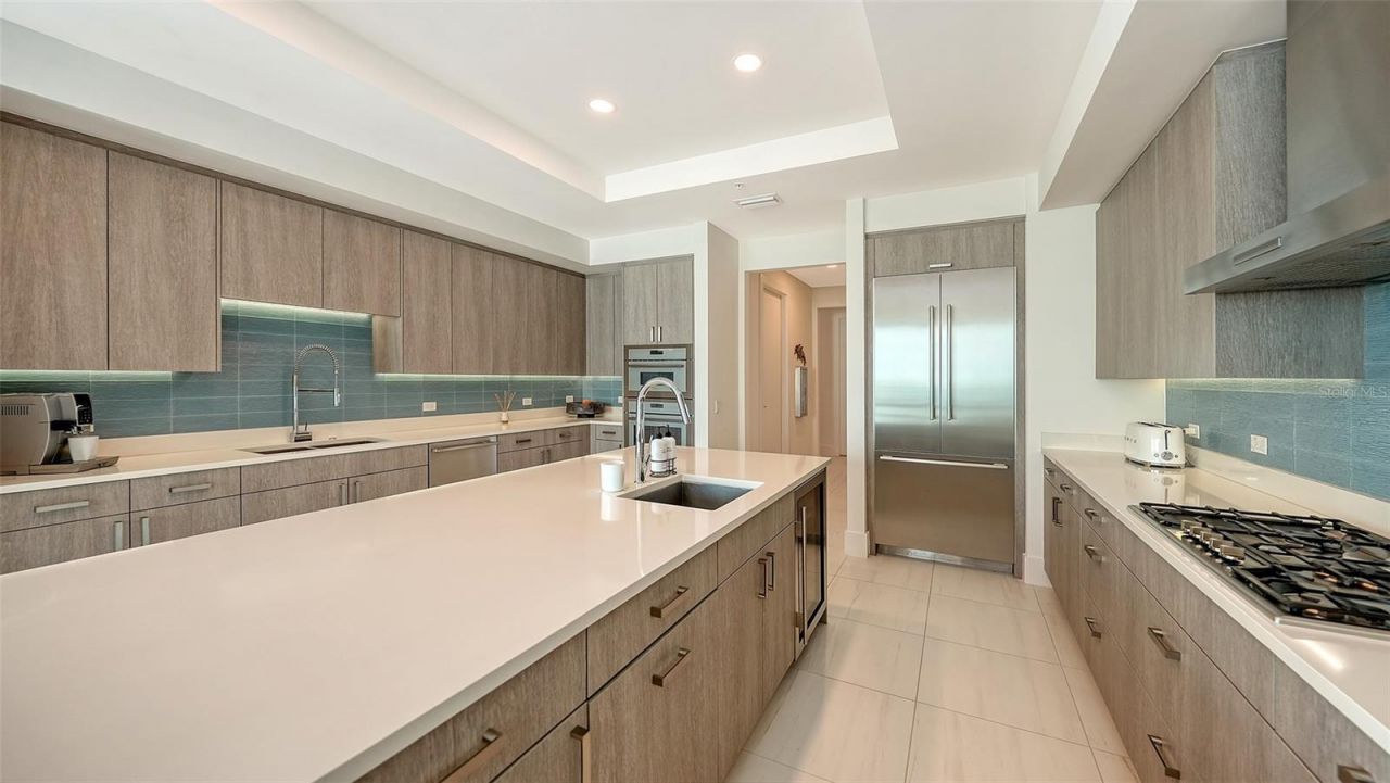 540 N Tamiami Trail, Unit 1702, Sarasota, FL 34236 Photo