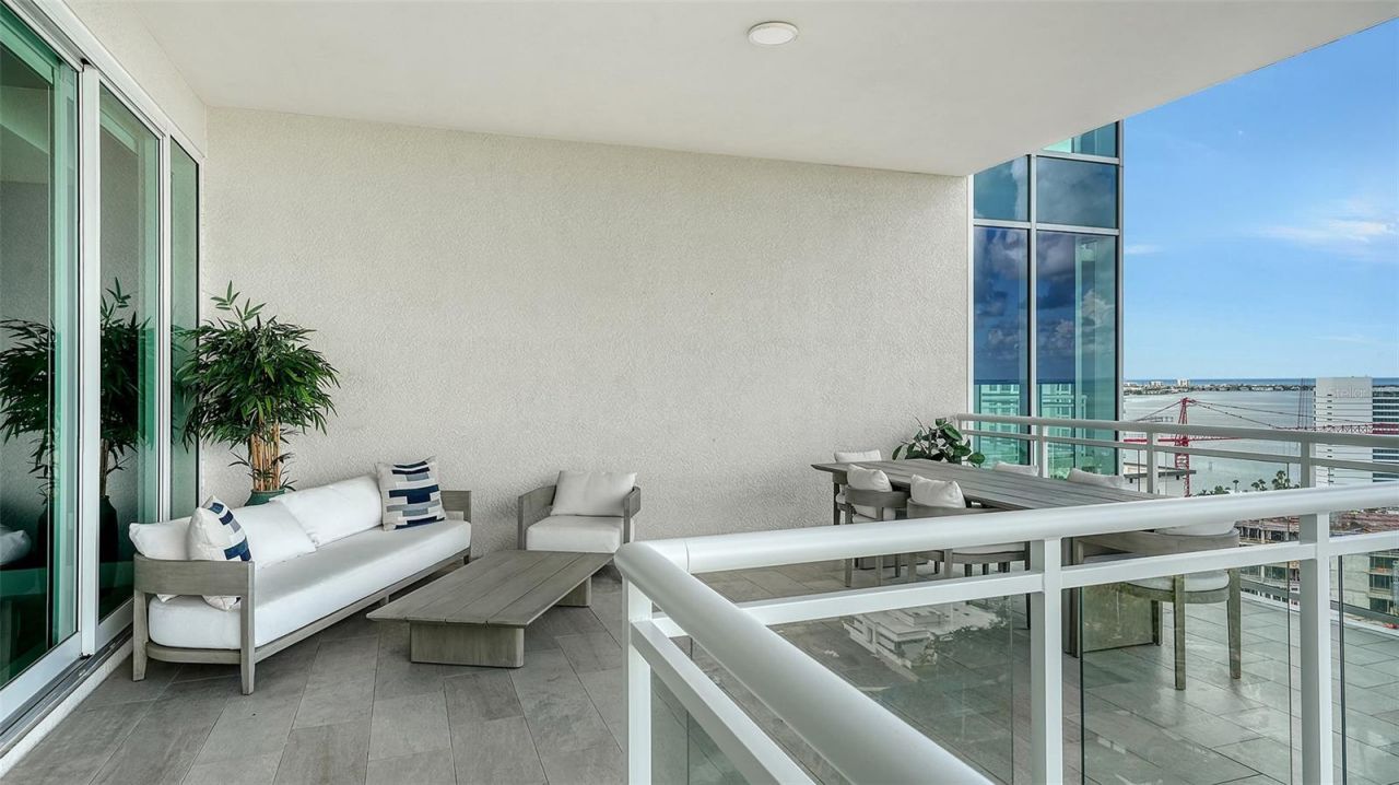 540 N Tamiami Trail, Unit 1702, Sarasota, FL 34236 Photo