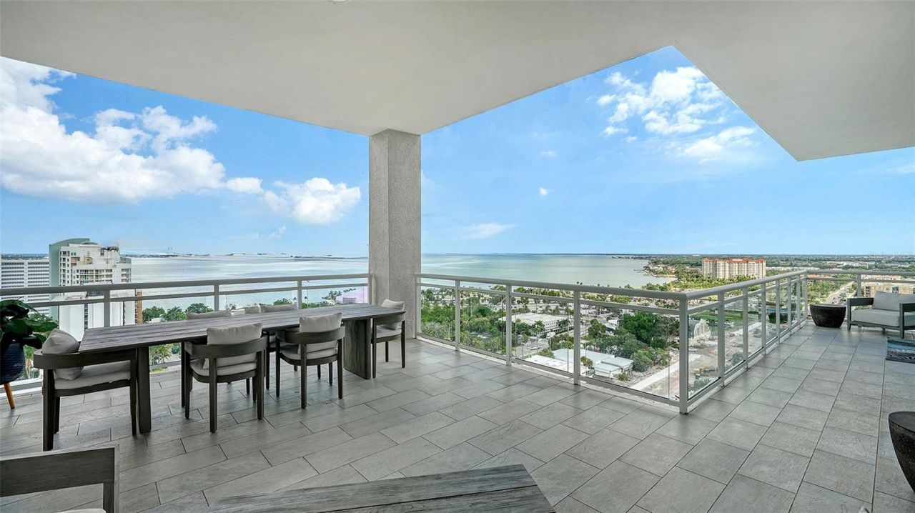 540 N Tamiami Trail, Unit 1702, Sarasota, FL 34236 Photo