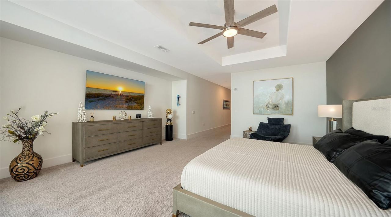 540 N Tamiami Trail, Unit 1702, Sarasota, FL 34236 Photo