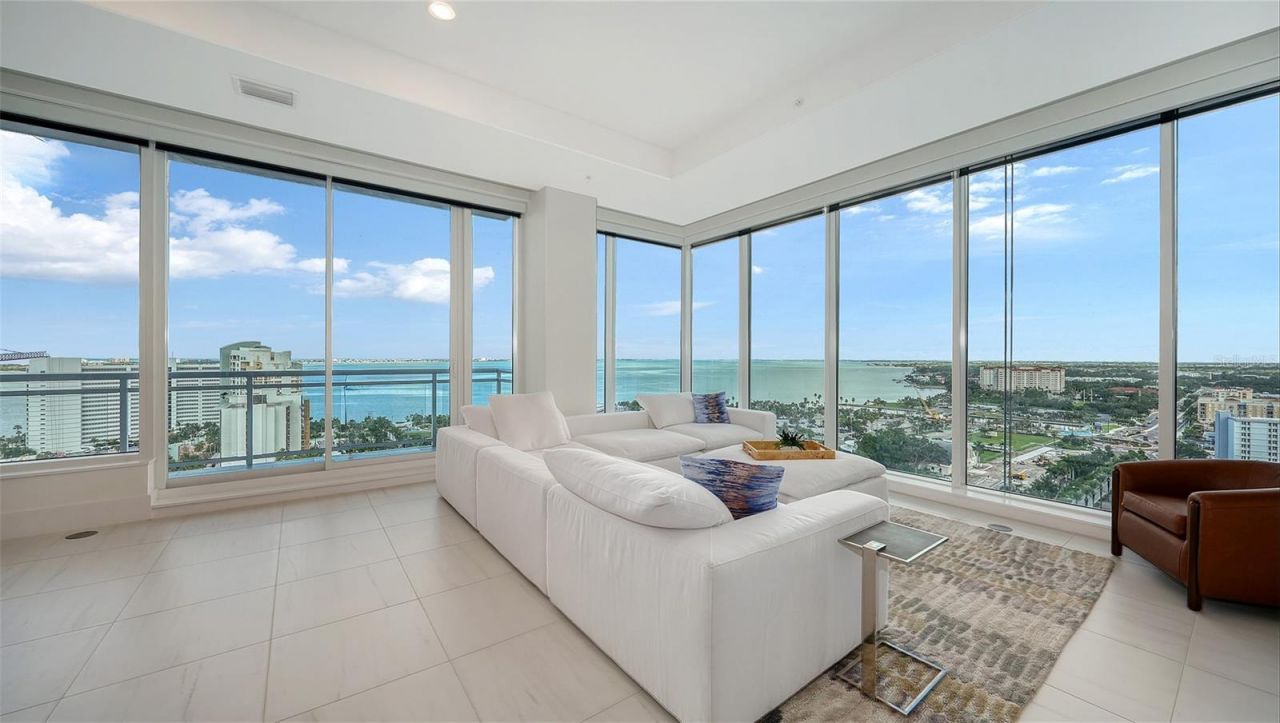 540 N Tamiami Trail, Unit 1702, Sarasota, FL 34236 Photo