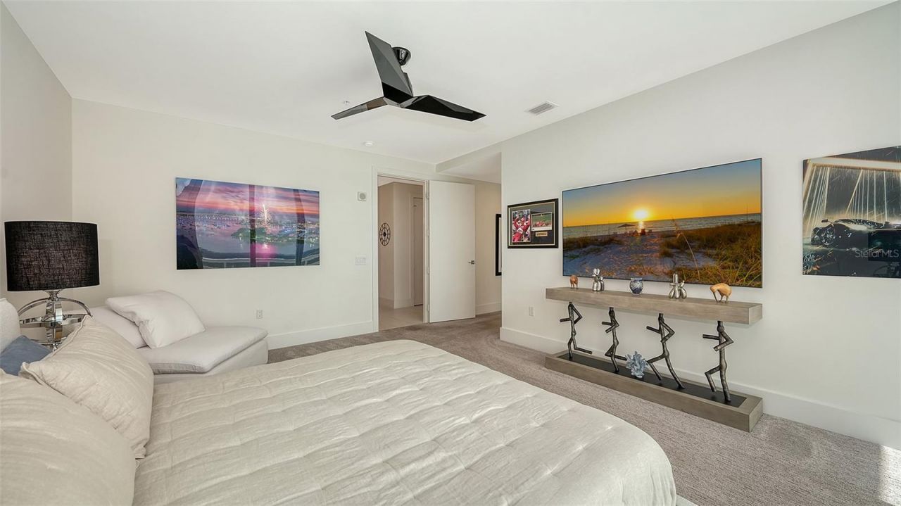 540 N Tamiami Trail, Unit 1702, Sarasota, FL 34236 Photo