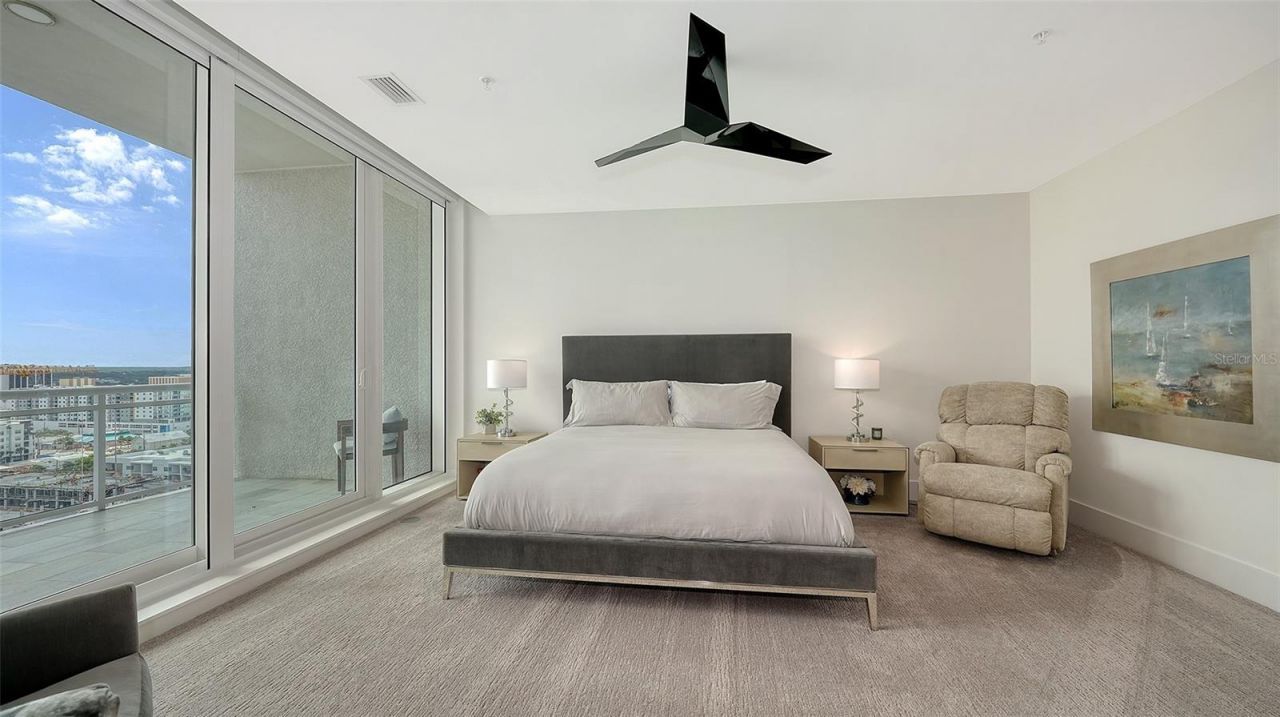 540 N Tamiami Trail, Unit 1702, Sarasota, FL 34236 Photo