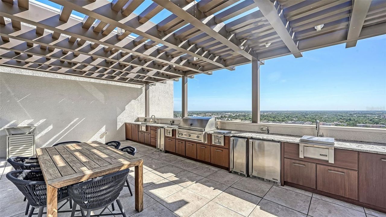 540 N Tamiami Trail, Unit 1702, Sarasota, FL 34236 Photo