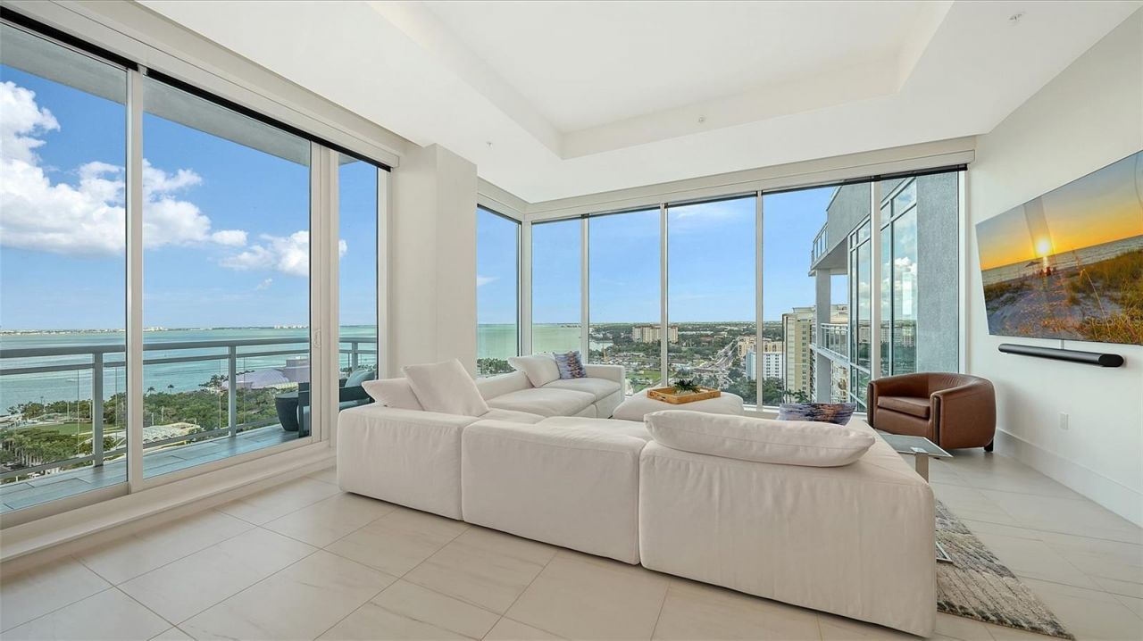 540 N Tamiami Trail, Unit 1702, Sarasota, FL 34236 Photo