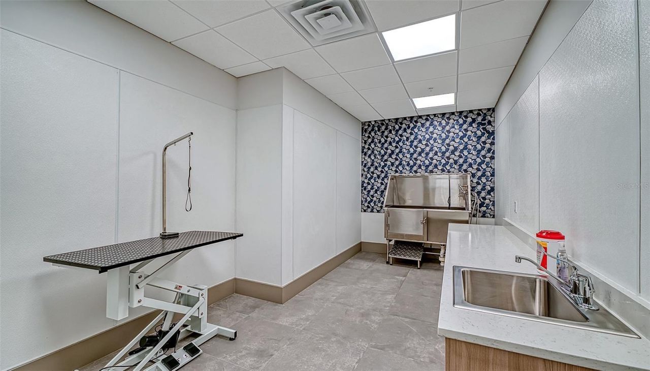 540 N Tamiami Trail, Unit 1702, Sarasota, FL 34236 Photo