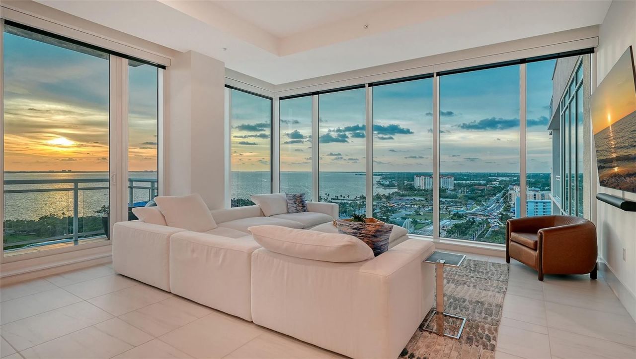 540 N Tamiami Trail, Unit 1702, Sarasota, FL 34236 Photo