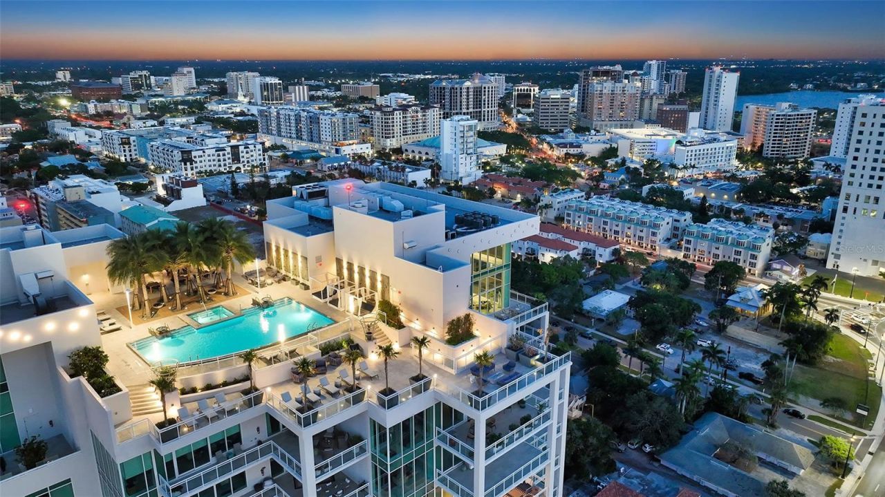 540 N Tamiami Trail, Unit 1702, Sarasota, FL 34236 Photo