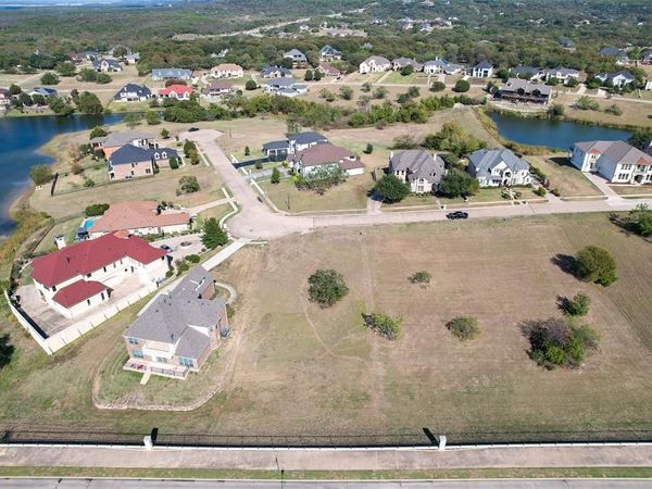 435 Breezeway Court , Cedar Hill, TX 75104