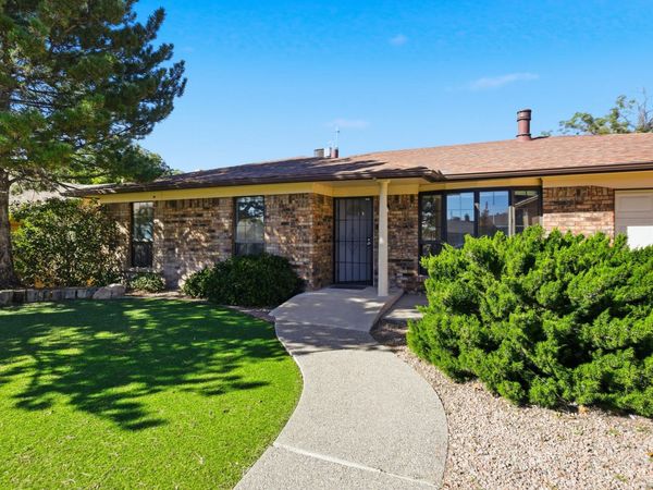 6917 Marilyn Avenue NE, Albuquerque, NM 87109