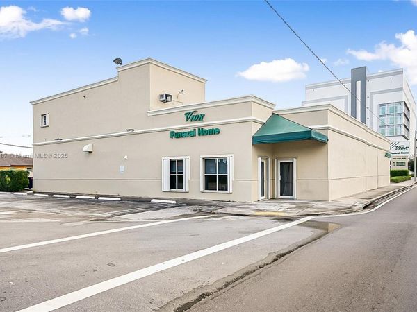 291 NW 37th Ave, Miami, FL 33125