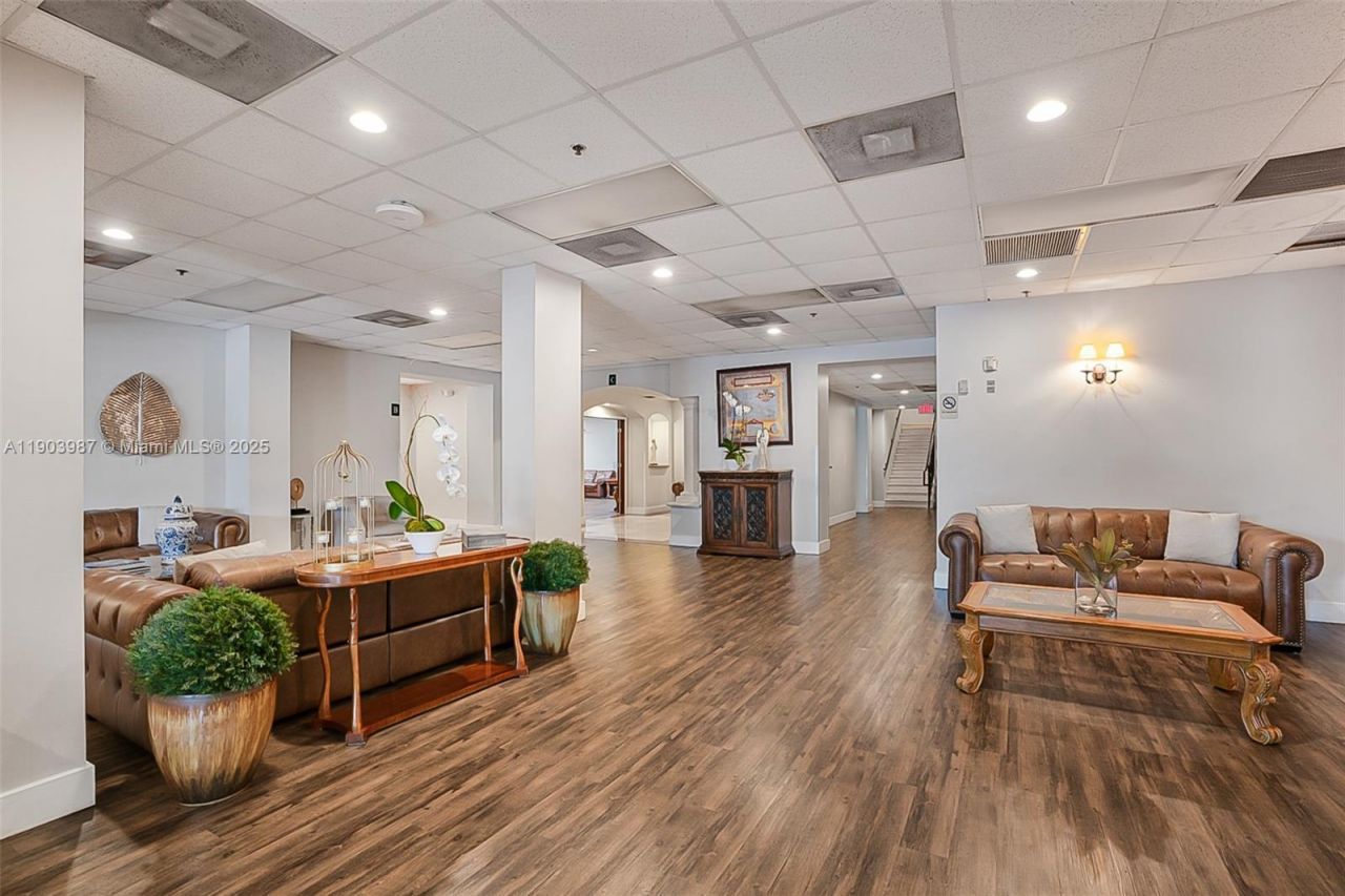 291 NW 37th Ave, Miami, FL 33125 Photo