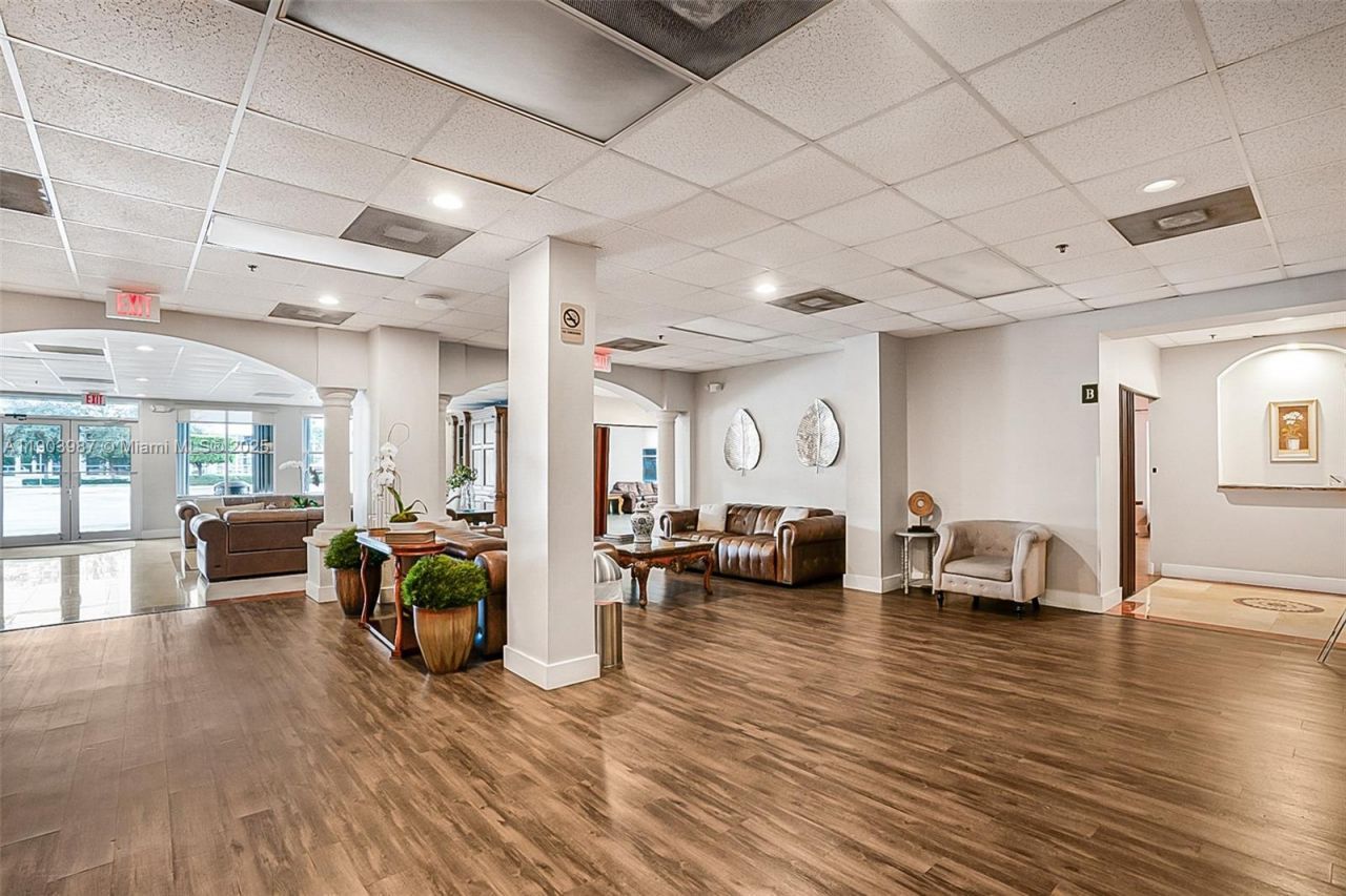 291 NW 37th Ave, Miami, FL 33125 Photo