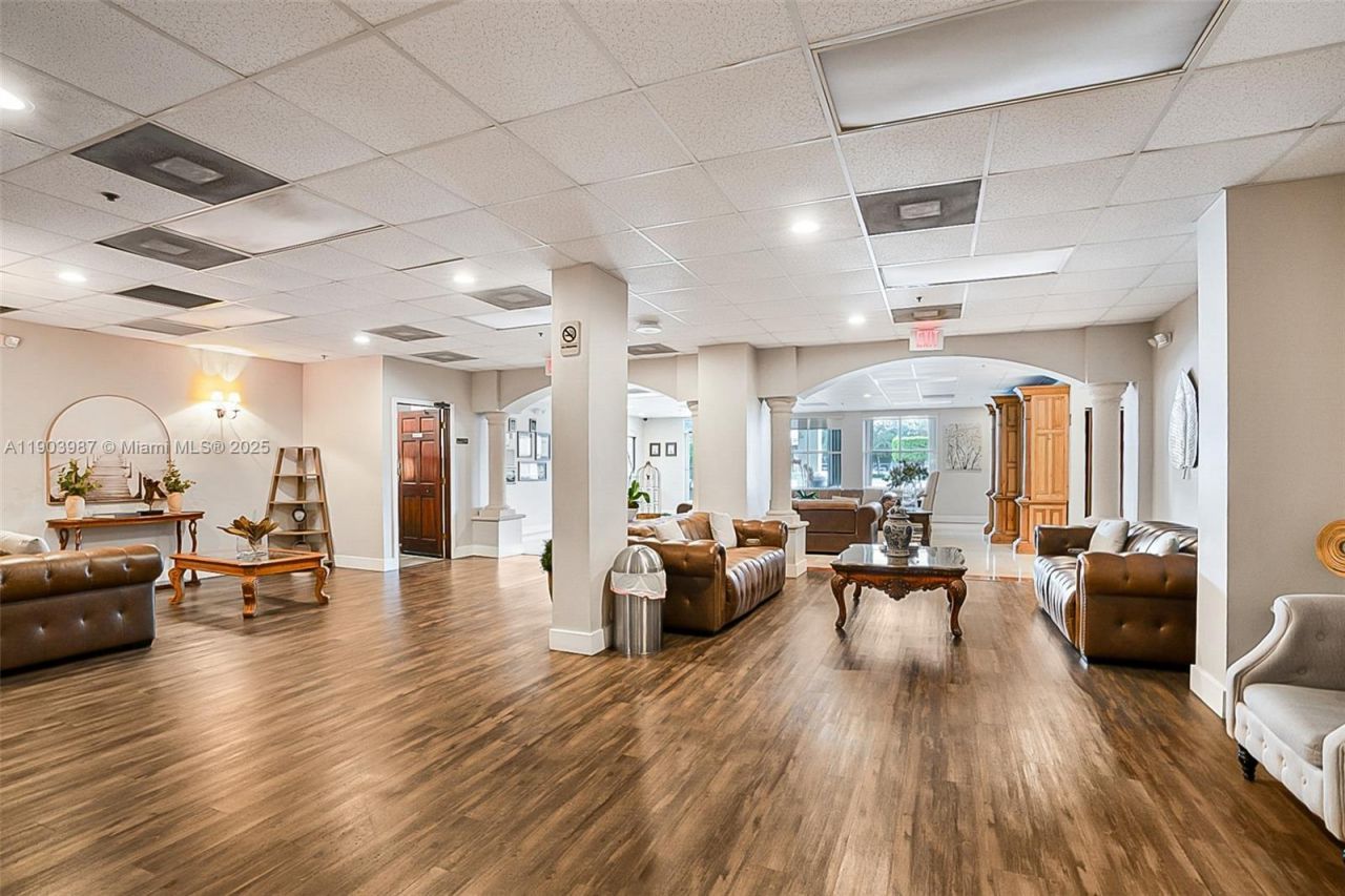 291 NW 37th Ave, Miami, FL 33125 Photo