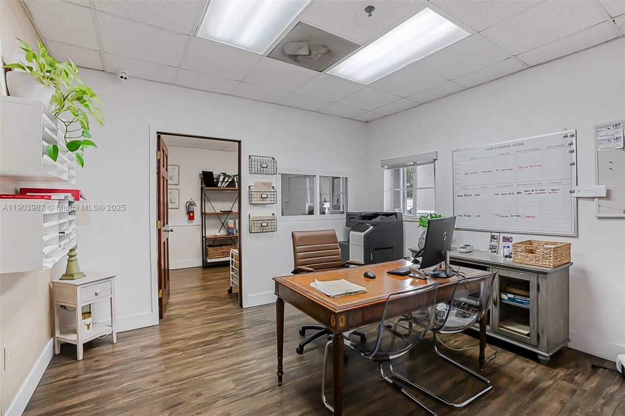 291 NW 37th Ave, Miami, FL 33125 Photo