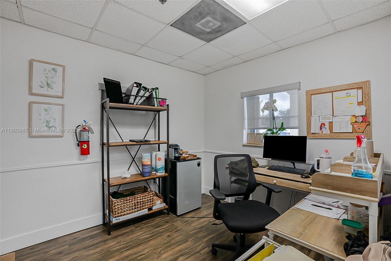 291 NW 37th Ave, Miami, FL 33125 Photo