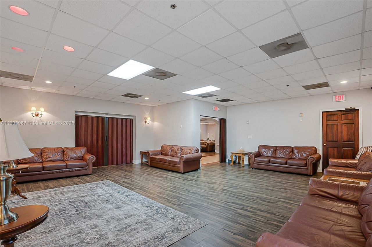 291 NW 37th Ave, Miami, FL 33125 Photo