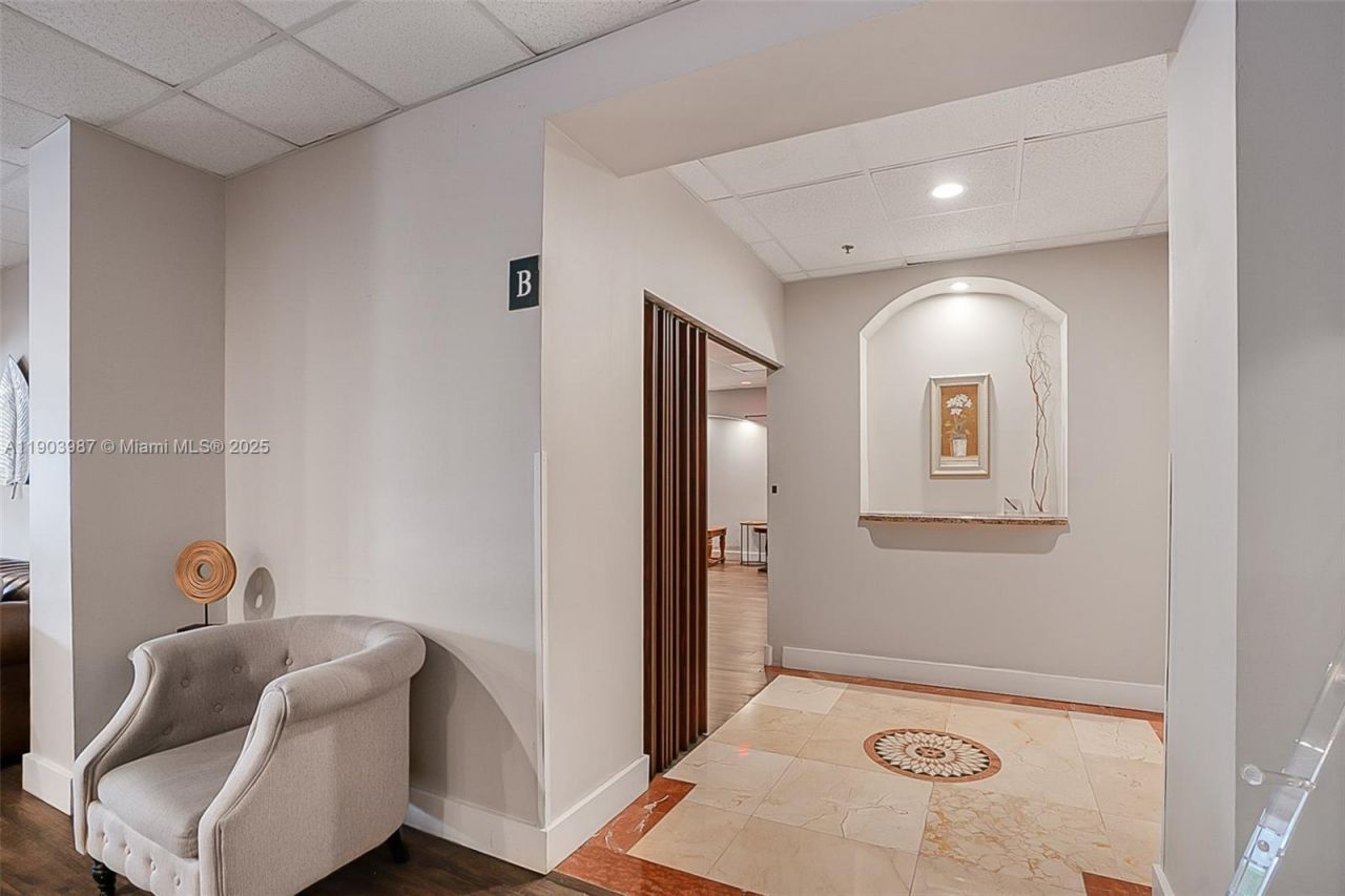 291 NW 37th Ave, Miami, FL 33125 Photo