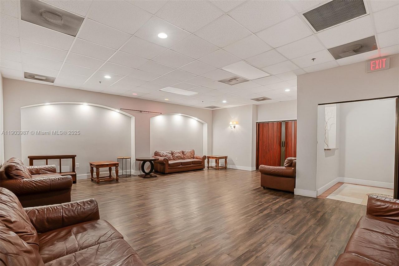 291 NW 37th Ave, Miami, FL 33125 Photo