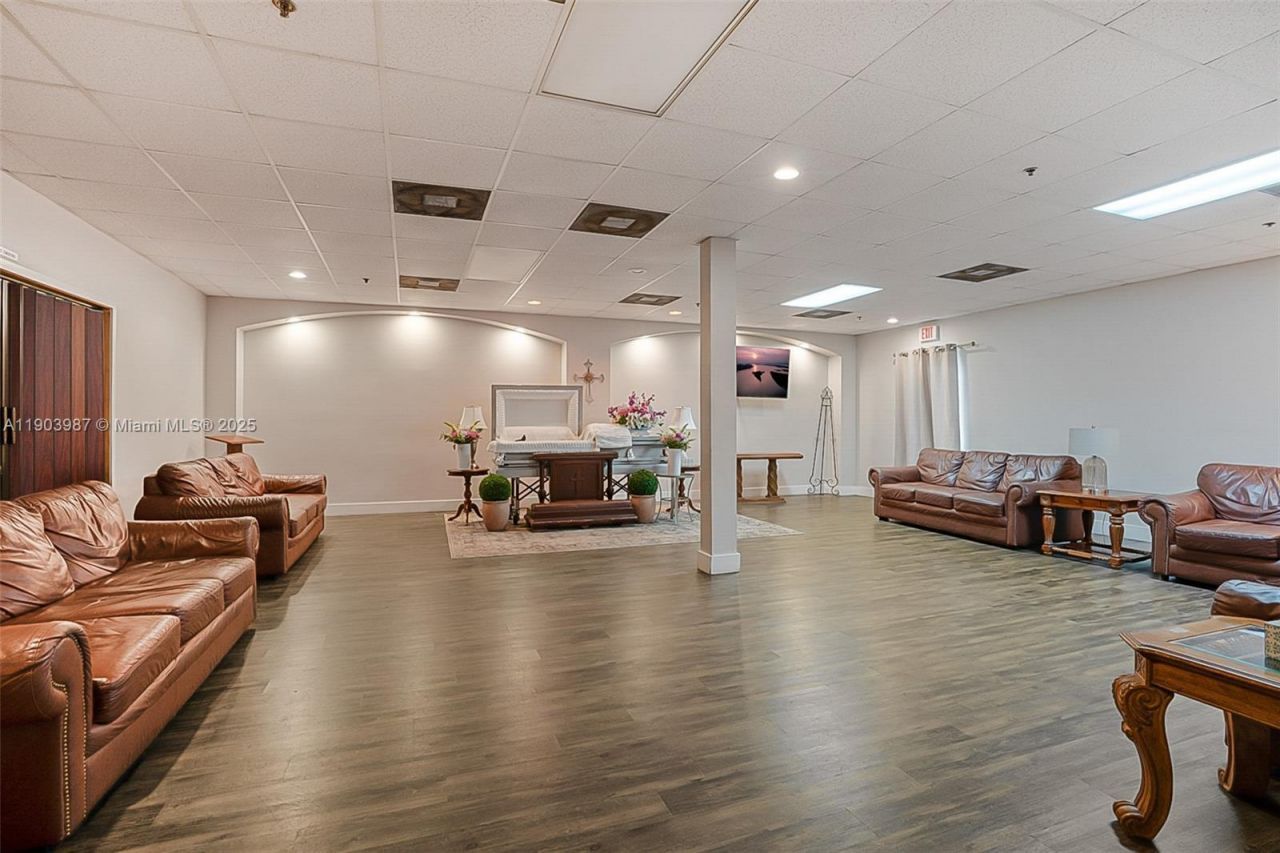 291 NW 37th Ave, Miami, FL 33125 Photo