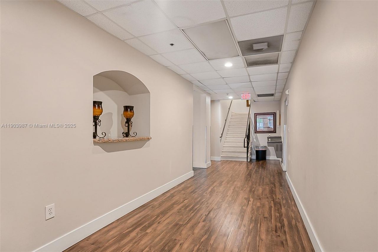 291 NW 37th Ave, Miami, FL 33125 Photo