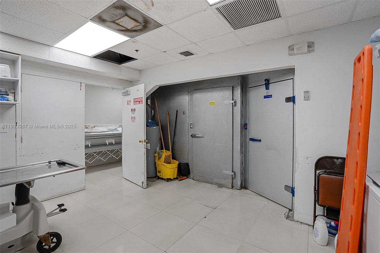 291 NW 37th Ave, Miami, FL 33125 Photo