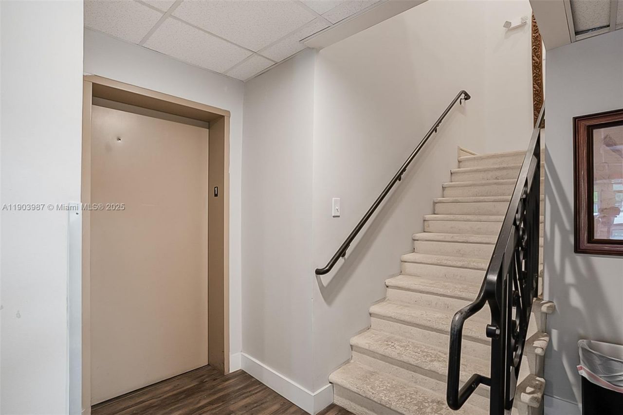 291 NW 37th Ave, Miami, FL 33125 Photo