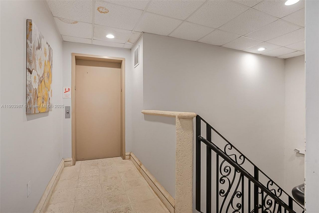 291 NW 37th Ave, Miami, FL 33125 Photo