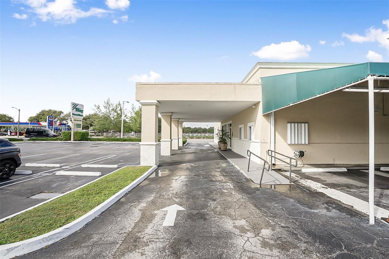 291 NW 37th Ave, Miami, FL 33125 Photo