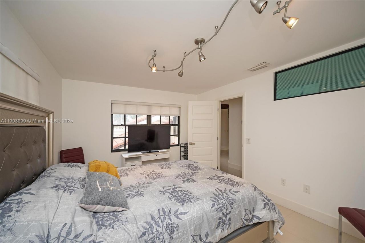 9318 NW 50th Doral Cir, Unit 00, Doral, FL 33178 Photo