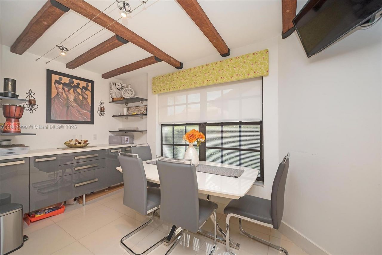 9318 NW 50th Doral Cir, Unit 00, Doral, FL 33178 Photo