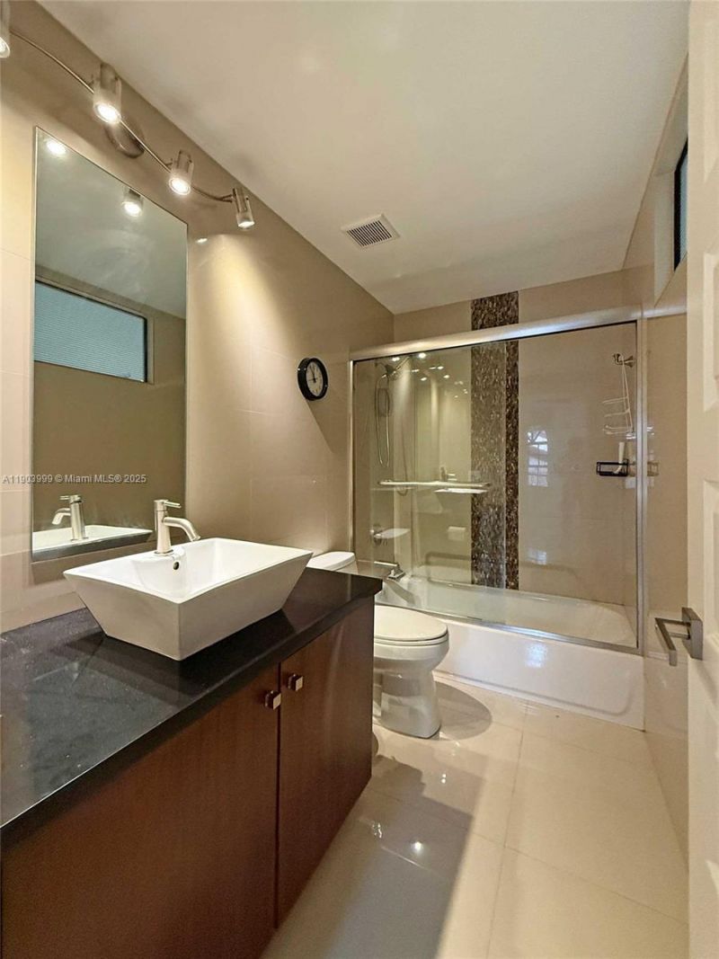 9318 NW 50th Doral Cir, Unit 00, Doral, FL 33178 Photo