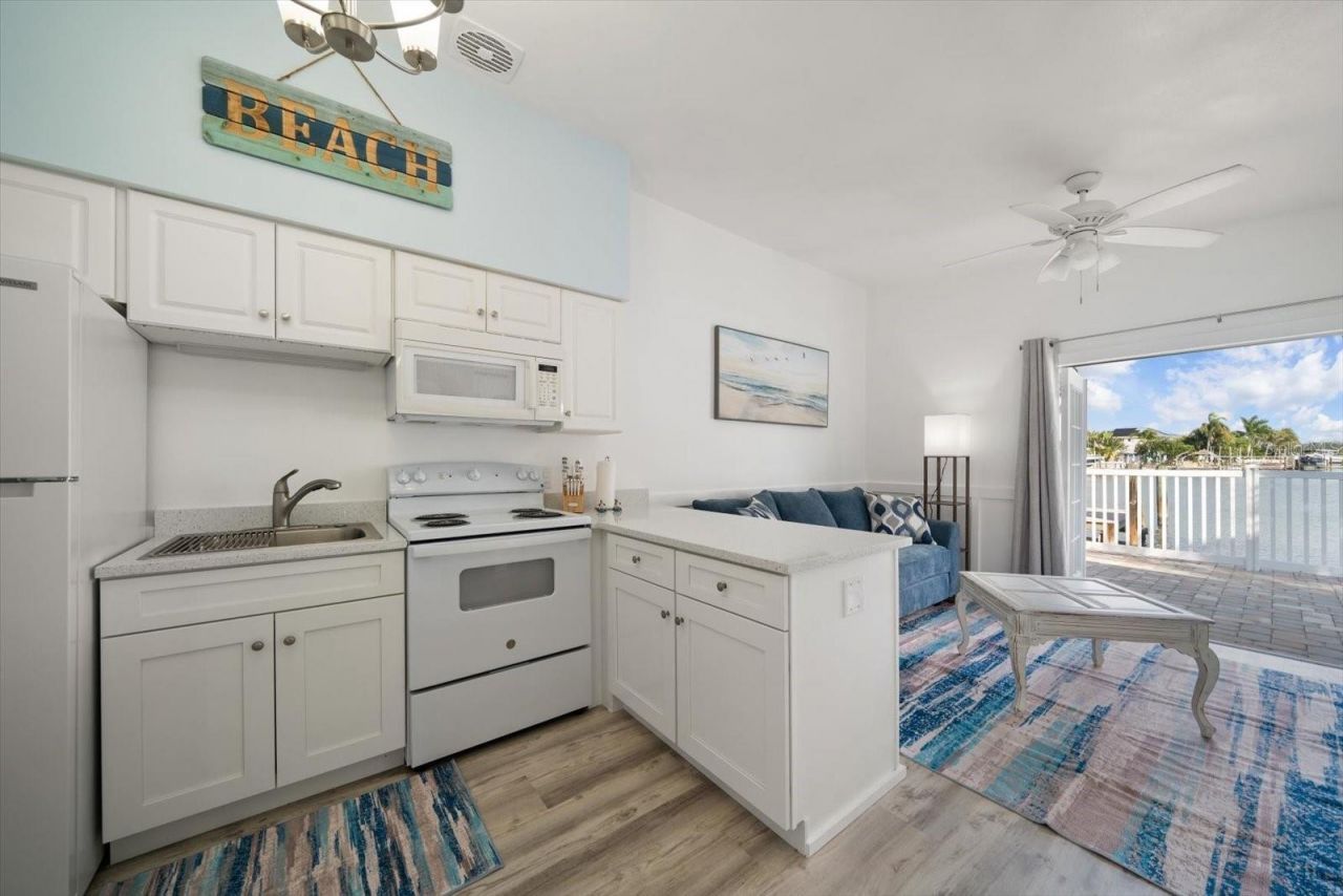 711 E Gulf Boulevard, Indian Rocks Beach, FL 33785 Photo