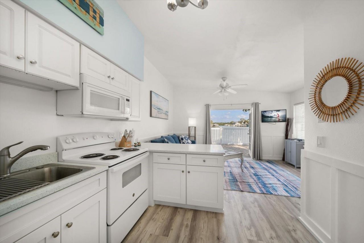 711 E Gulf Boulevard, Indian Rocks Beach, FL 33785 Photo