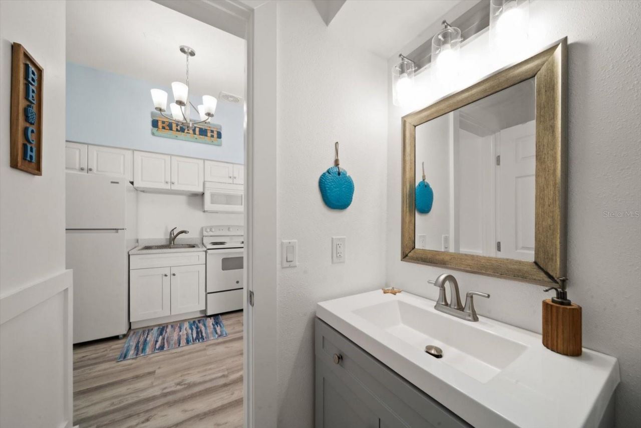 711 E Gulf Boulevard, Indian Rocks Beach, FL 33785 Photo