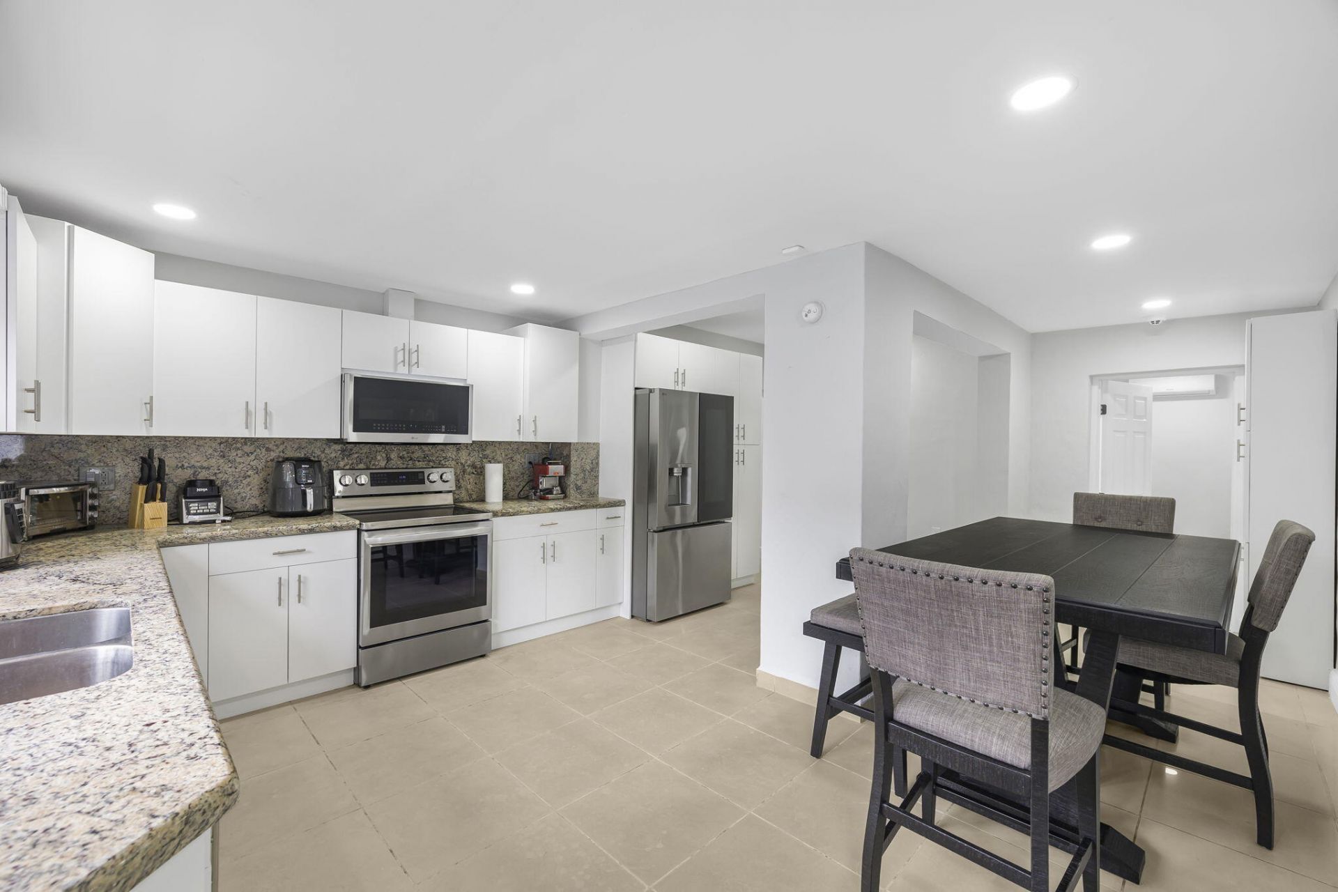 2244 SW 10th Street, Miami, FL 33135 Photo