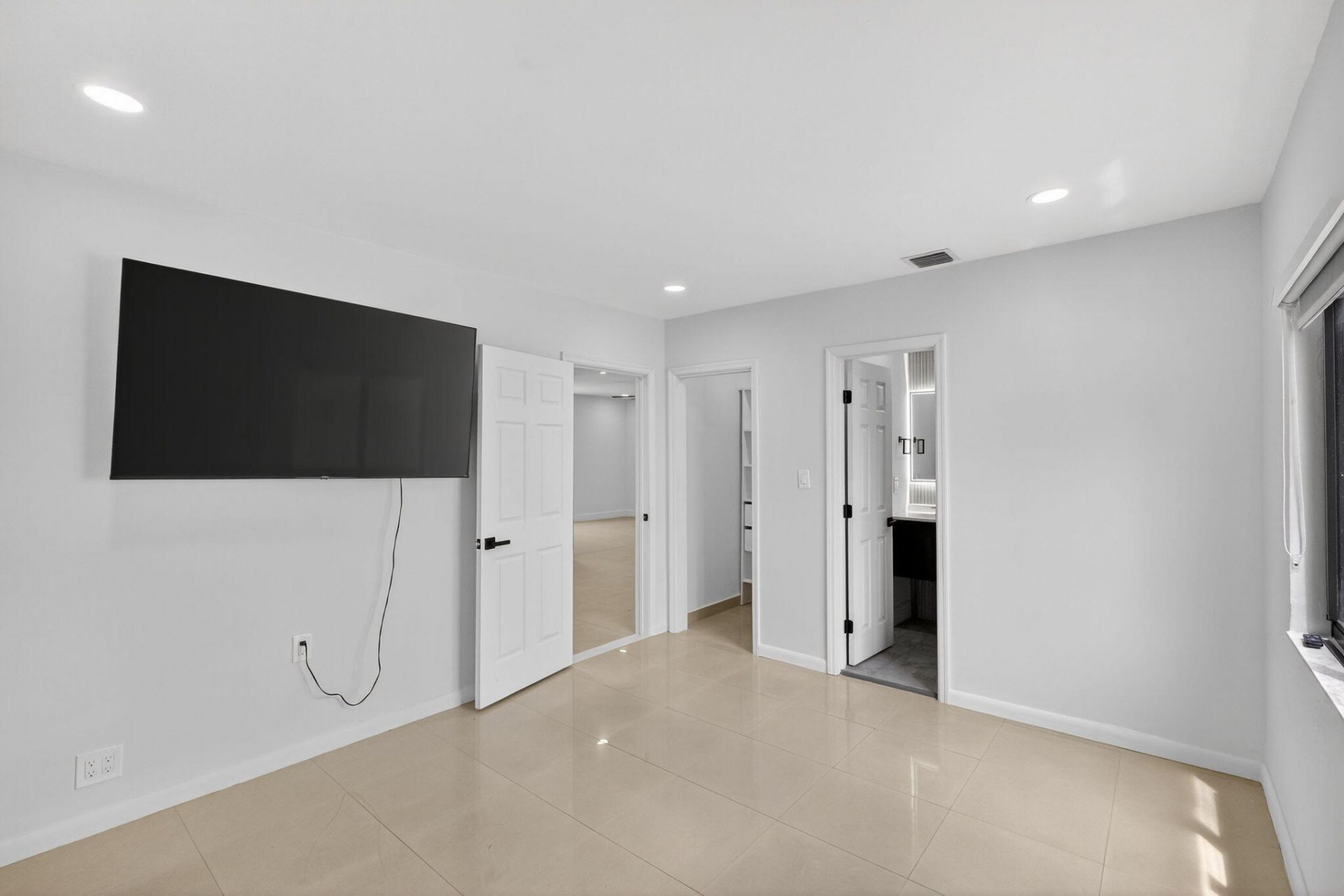 2244 SW 10th Street, Miami, FL 33135 Photo