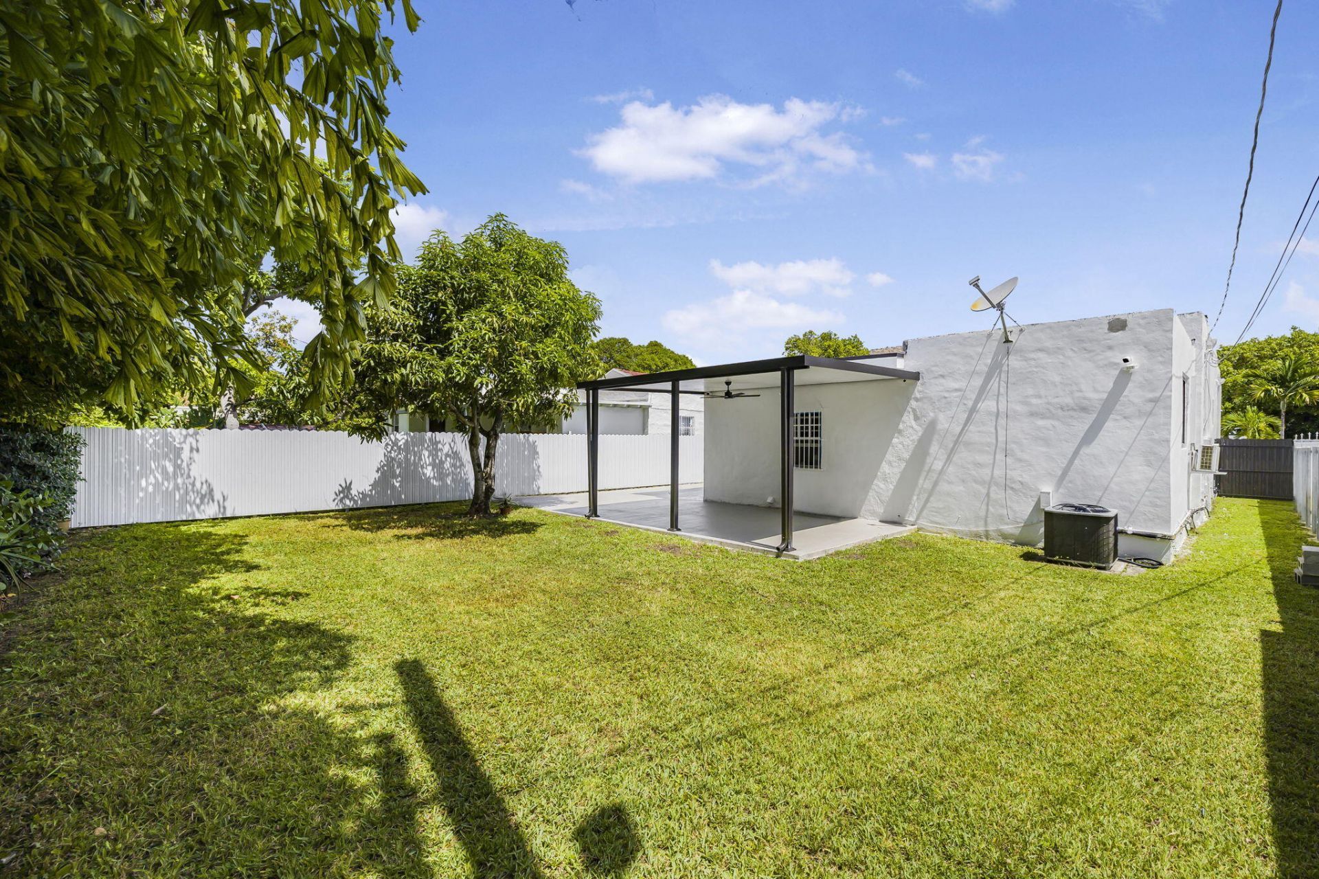 2244 SW 10th Street, Miami, FL 33135 Photo