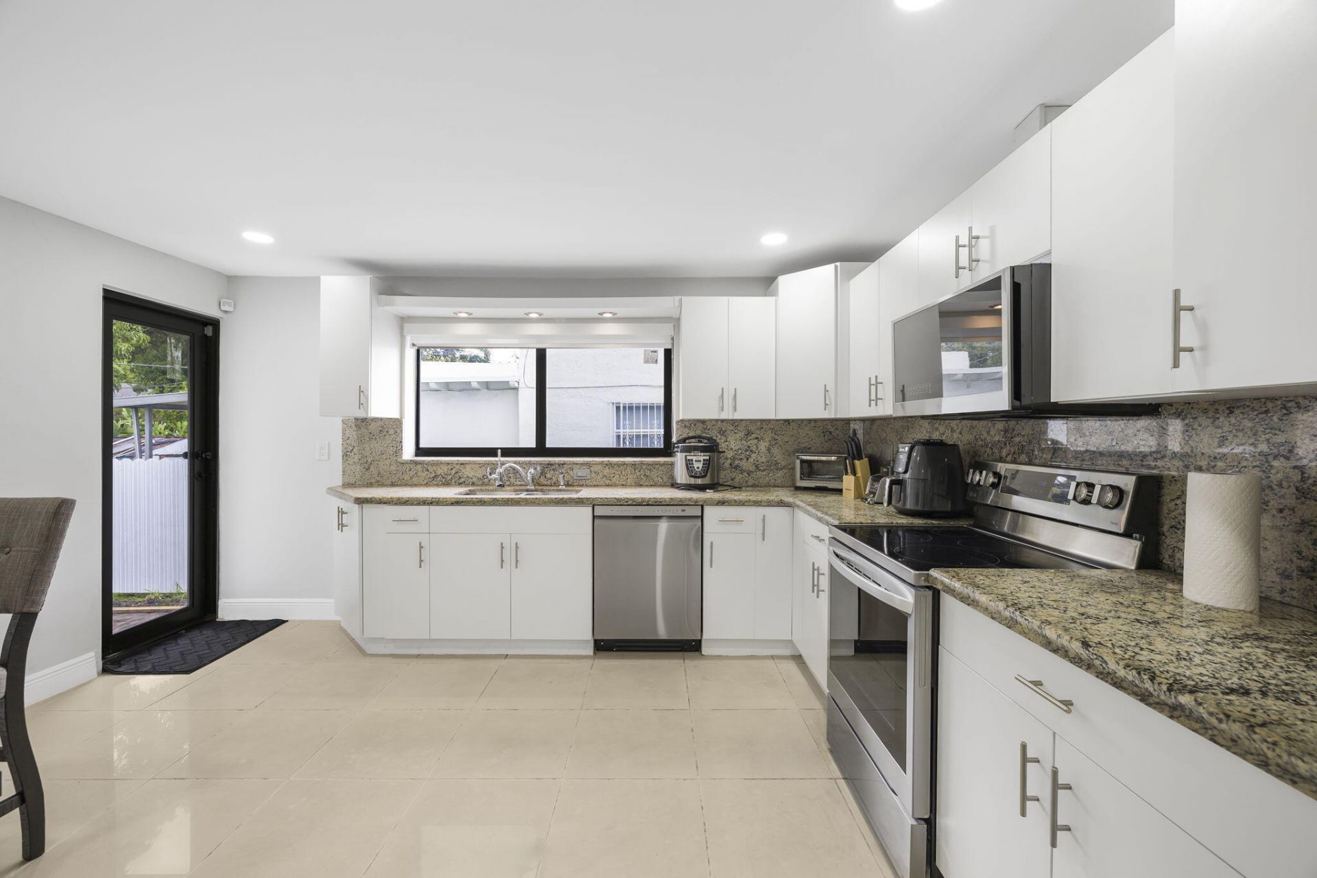 2244 SW 10th Street, Miami, FL 33135 Photo