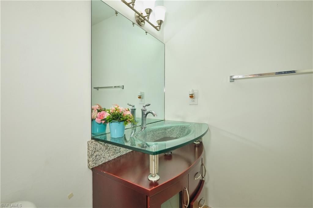 2366 E Mall Dr, Unit 519, Fort Myers, FL 33901 Photo