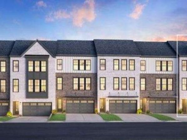 2255 Crestview Drive, Unit 43, Brookhaven, GA 30319