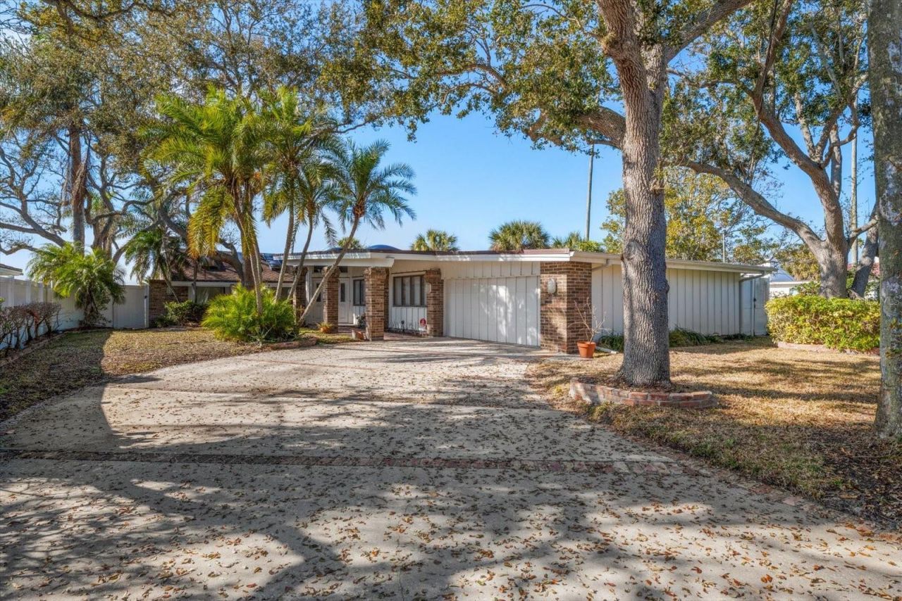 1614 Santa Barbara Drive, Dunedin, FL 34698 Photo