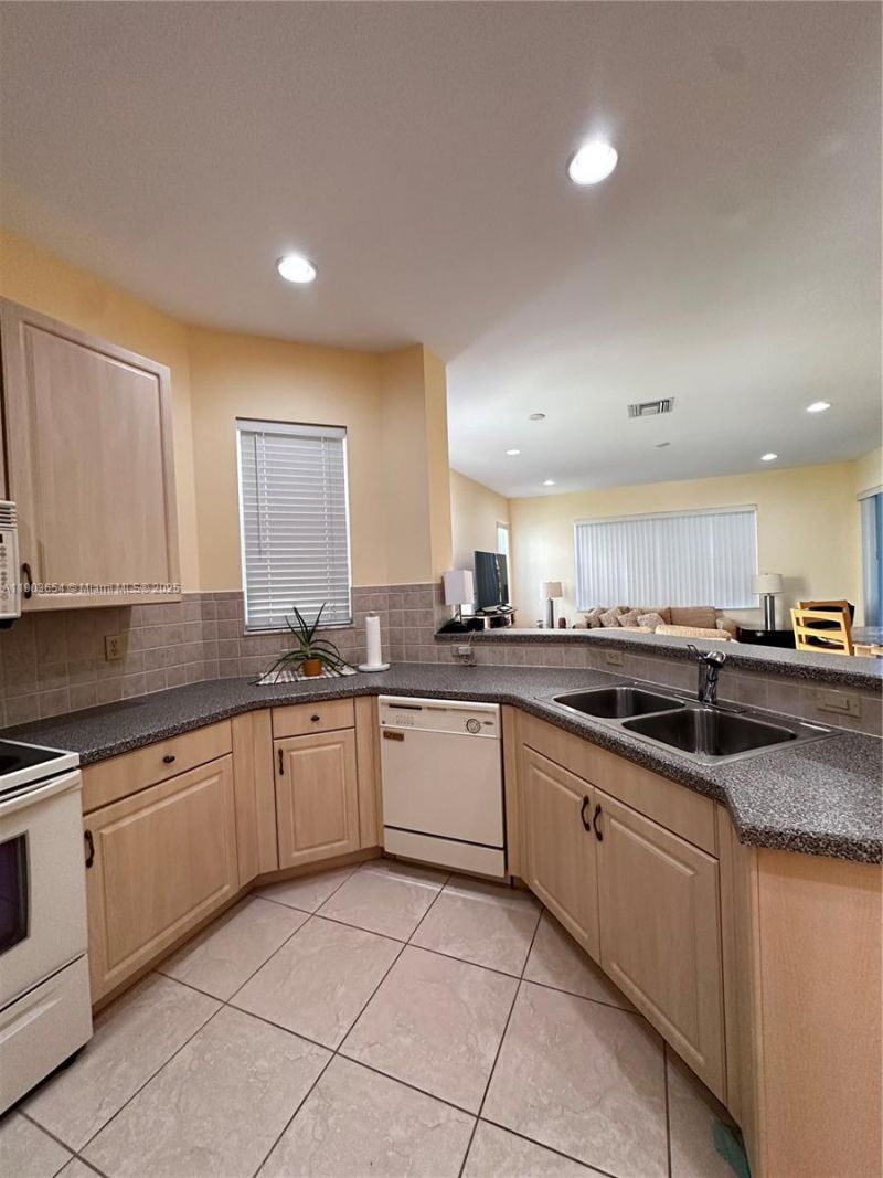 606 Mariner Bay Blvd, Unit 1, Fort Pierce, FL 34949 Photo