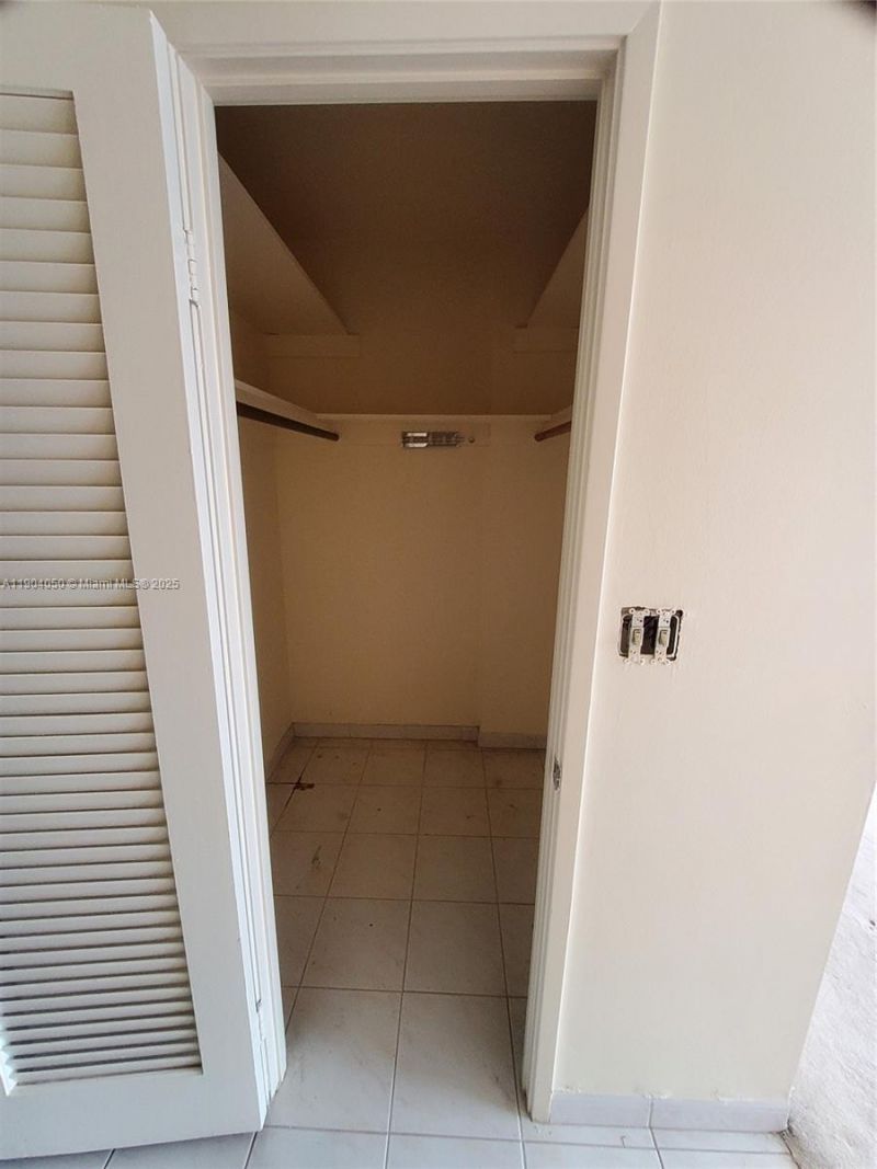 1301 NE Miami Gardens Dr, Unit 503W, Miami, FL 33179 Photo