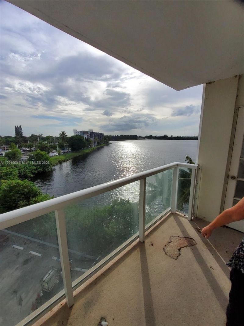 1301 NE Miami Gardens Dr, Unit 503W, Miami, FL 33179 Photo