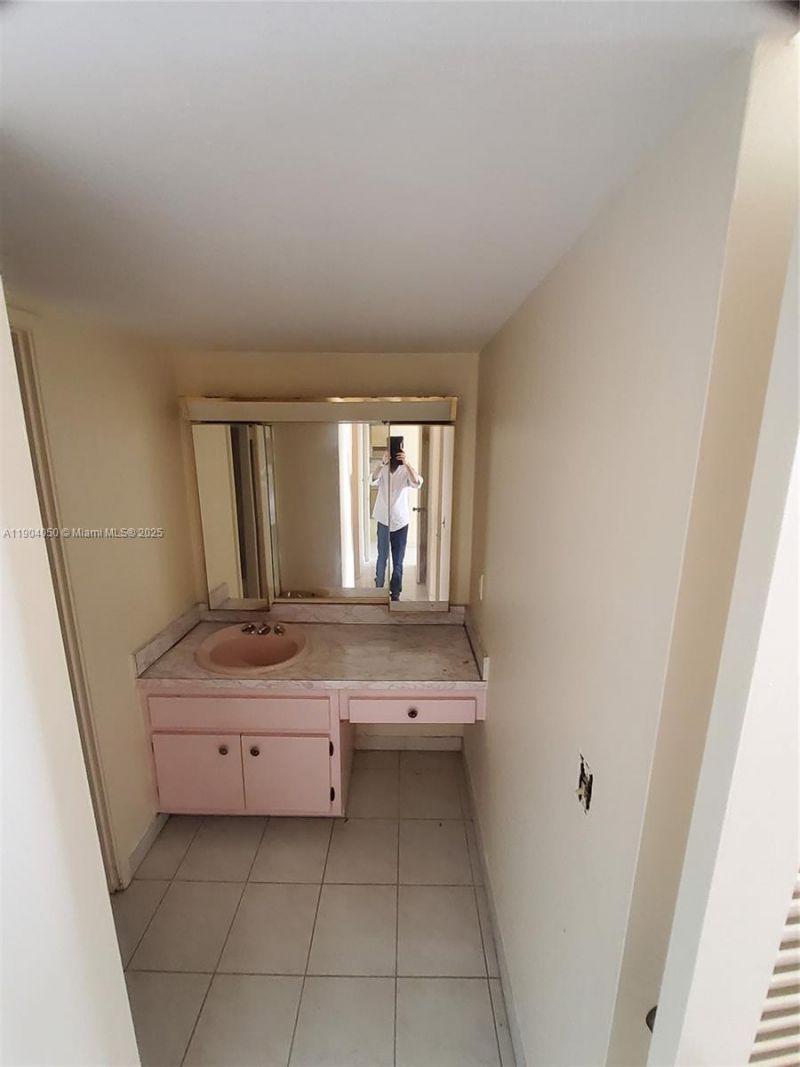 1301 NE Miami Gardens Dr, Unit 503W, Miami, FL 33179 Photo