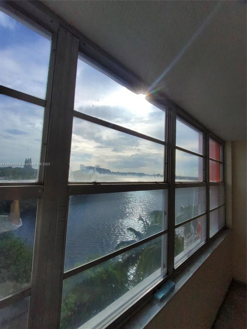 1301 NE Miami Gardens Dr, Unit 503W, Miami, FL 33179 Photo