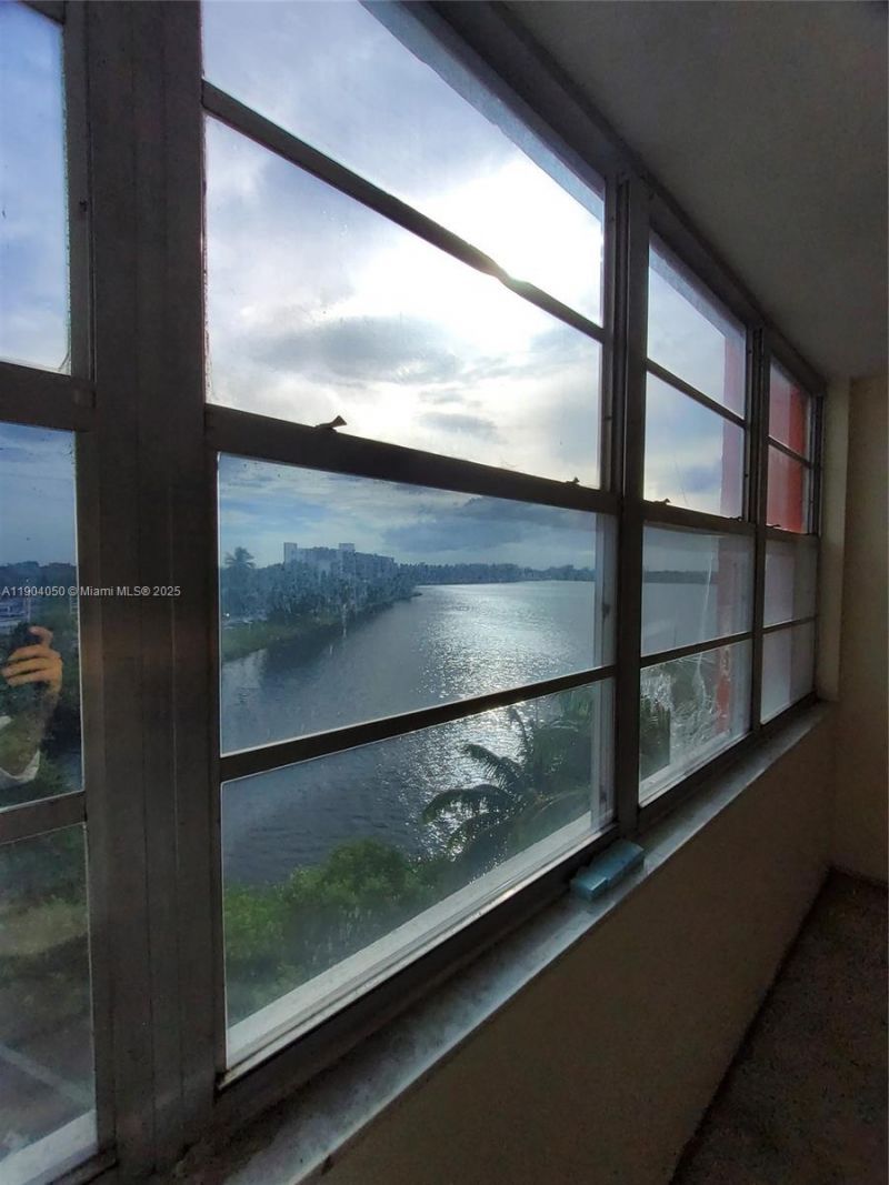 1301 NE Miami Gardens Dr, Unit 503W, Miami, FL 33179 Photo